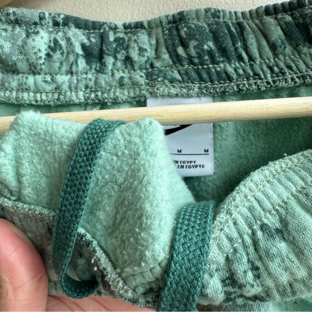 Nike Men’s Green Tie-Dye Joggers Fleece Sweatpants - Picture 8 of 11